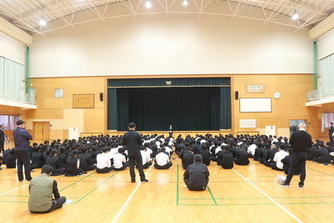 修学旅行出発式５